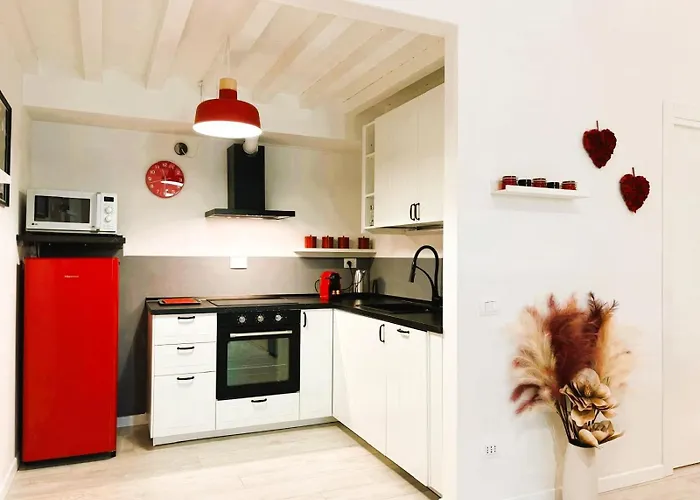 Apartament Red Lily